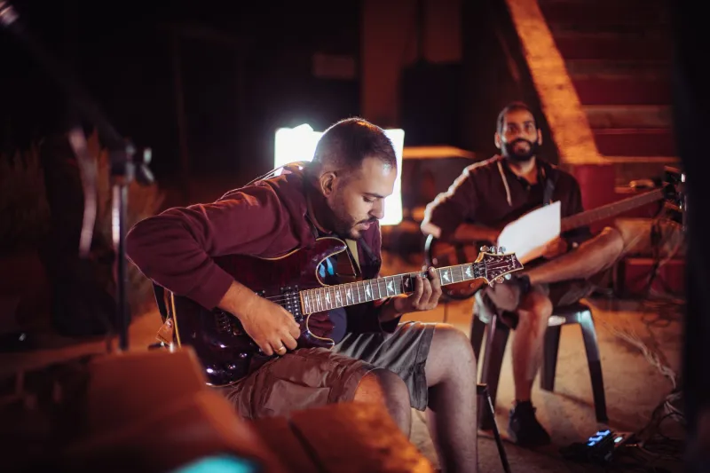 Dorm Room Diplomacy: The Hostel Jam Sessions Quietly Changing How British Travellers Hear the World
